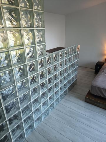 PISCINE ET GRANDE PROPRIETE PLAIN PIED SIMILAIRE A UN LOFT