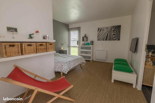 PISCINE ET GRANDE PROPRIETE PLAIN PIED SIMILAIRE A UN LOFT