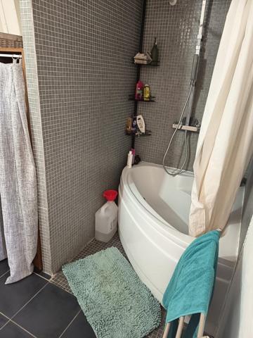 PISCINE ET GRANDE PROPRIETE PLAIN PIED SIMILAIRE A UN LOFT