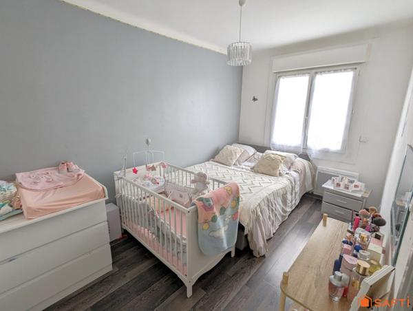 maison de 143 m² avec piscine et appartement indépendant