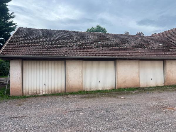 Quartier Saint Laurent, proche commerces, 3 pièces, cuisine équipé.