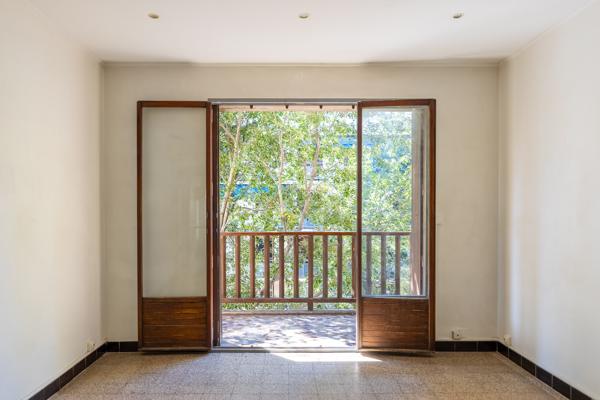 13007 - Appartement T3 traversant avec balcon – Avenue Pasteur 13007