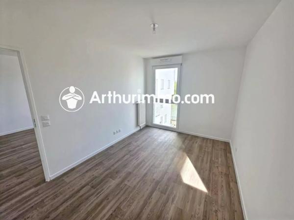 Vente                                                      Appartement
                        
                     2 pièces                      44 m2                     à Savigny-le-Temple