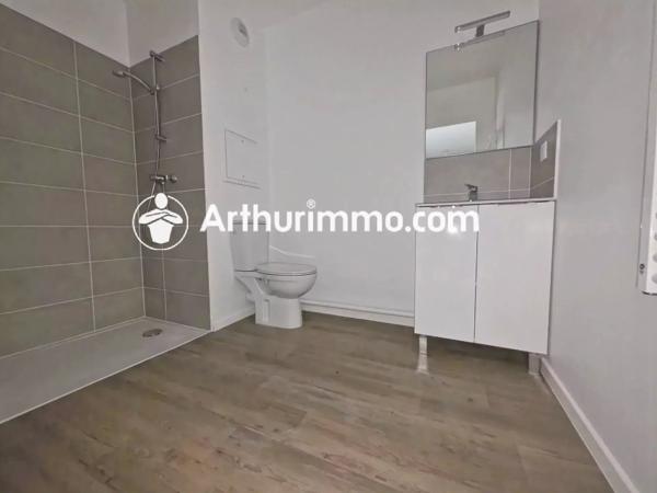 Vente                                                      Appartement
                        
                     2 pièces                      44 m2                     à Savigny-le-Temple