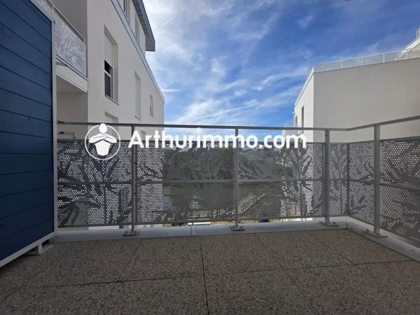 Vente                                                      Appartement
                        
                     2 pièces                      44 m2                     à Savigny-le-Temple