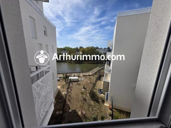 Vente                                                      Appartement
                        
                     2 pièces                      44 m2                     à Savigny-le-Temple