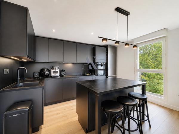 Villeurbanne limite Lyon 6e – T4 87 m², 3 chambres avec balcon
