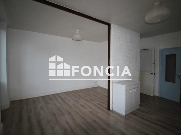 Location Appartement 2 pièces 46.28 m² - 10 BIS RUE LAZARE CARNOT Voiron 38500
