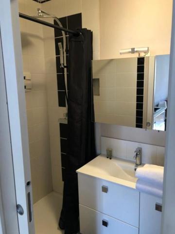 Quimper - Hyper centre – Vente appartement type studio de 40 m² habitables avec locataire en place.