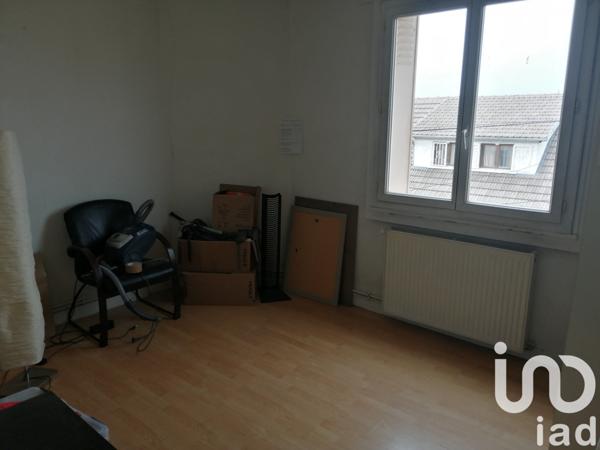 Maison traditionnelle 5 pièces de 175 m² à Chelles (77500)