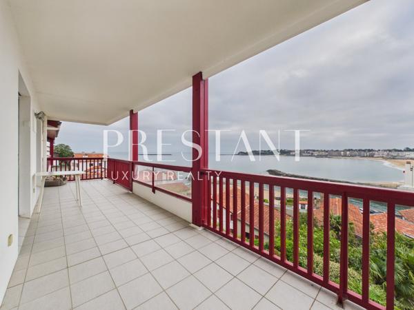 Appartement avec terrasse et vue panoramique sur la baie, CIBOURE