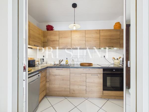Appartement avec terrasse et vue panoramique sur la baie, CIBOURE