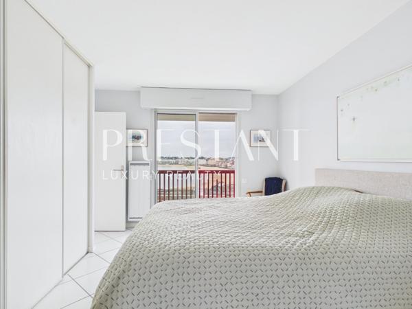 Appartement avec terrasse et vue panoramique sur la baie, CIBOURE