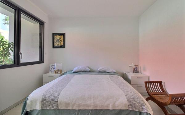 Appartement à vendre    2 pièces • 63 m2 Marseille 8