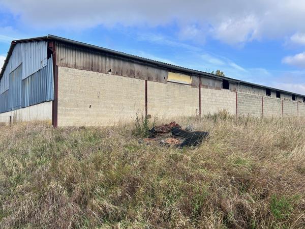 Bâtiment artisanal de 600m² proche N10