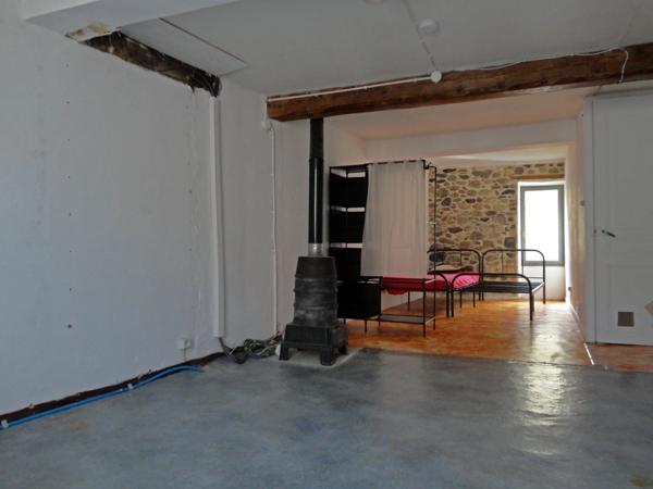 Dpt Pyrénées Orientales (66), à vendre LATOUR DE FRANCE Maison P4 de 83.5 m², cour arrière