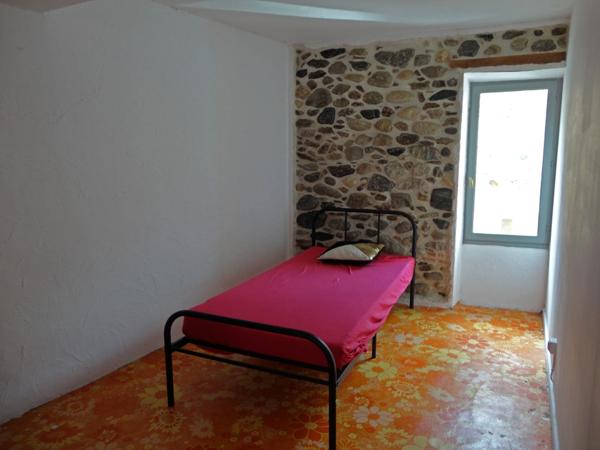 Dpt Pyrénées Orientales (66), à vendre LATOUR DE FRANCE Maison P4 de 83.5 m², cour arrière