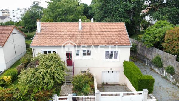 Pavillon sur sous-sol 117m², 3 chambres, 700m² de terrain.