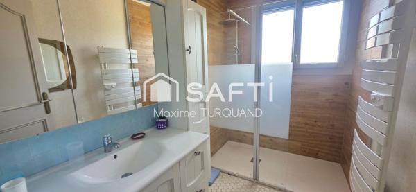 Pavillon sur sous-sol 117m², 3 chambres, 700m² de terrain.