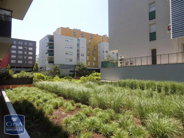 Appartement à louer 4 pièces 83.25m²