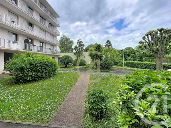 Appartement Studio à vendre  1 pièce - 31,50 m 2   FONTENAY LE FLEURY  - 78
