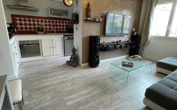 Appartement à vendre    3 pièces • 51 m2 La Seyne-sur-Mer