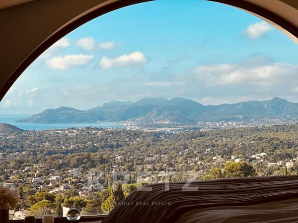 L’Art de Vivre au Sommet de Mougins – Une Signature Architecturale Exclusive