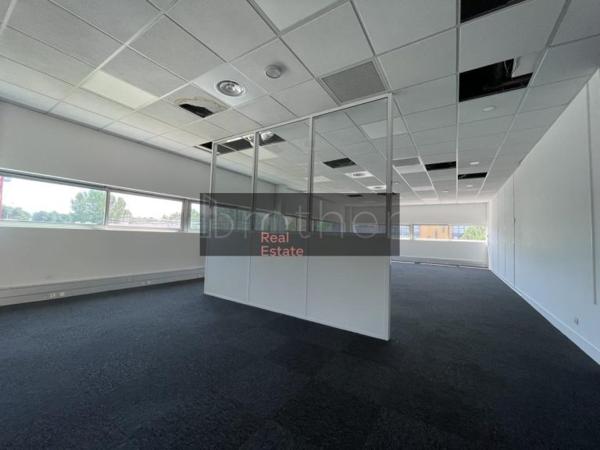 Bureau de 149 m² à vendre à Bordeaux Lac - Bruges