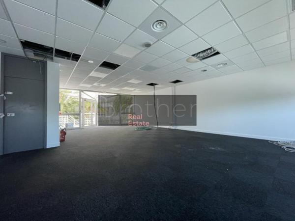 Bureau de 149 m² à vendre à Bordeaux Lac - Bruges