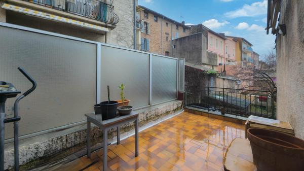 VIDAUBAN centre, appartement avec terrasse