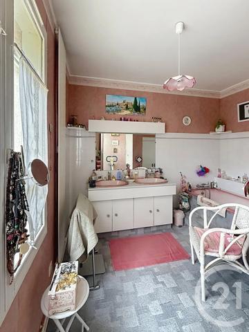 Maison à vendre  6 pièces - 145,65 m 2   CHARTRES  - 28