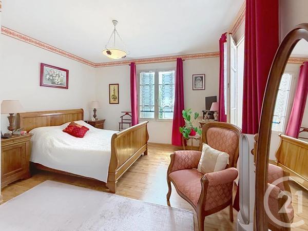 Maison à vendre  6 pièces - 145,65 m 2   CHARTRES  - 28