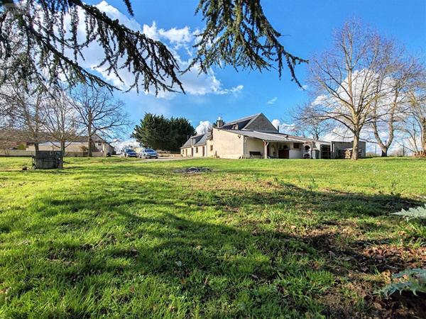 Maison à vendre à Doué-en-Anjou dans le Maine-et-Loire (49700), ref :