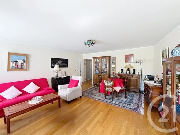 Appartement F4 à vendre  4 pièces - 86,90 m 2   COURBEVOIE  - 92