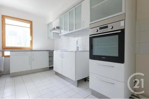 Appartement F4 à vendre  4 pièces - 86,90 m 2   COURBEVOIE  - 92