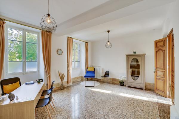 Bureaux   Avignon 4 pièce(s) 146 m2          299 000