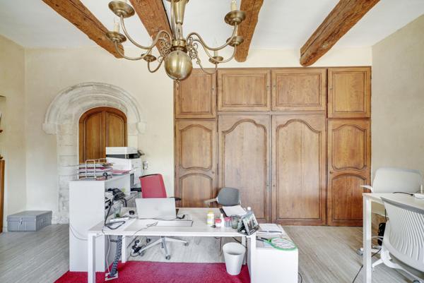 Bureaux   Avignon 4 pièce(s) 146 m2          299 000