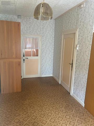 Maison à vendre à Guingamp dans les Côtes-d'Armor (22200), ref : 22064-1079