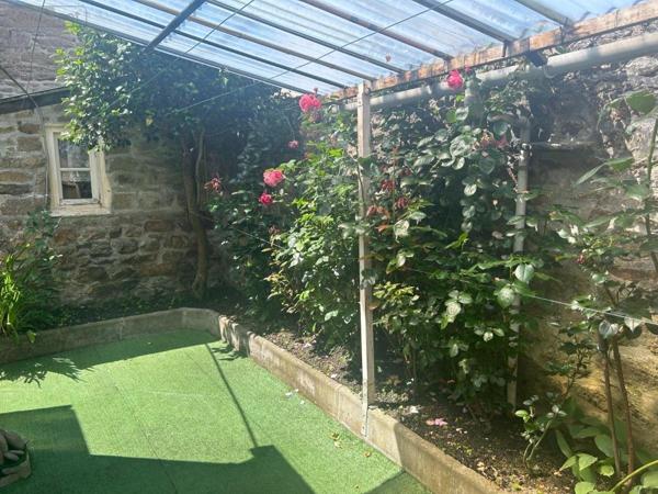 Maison à vendre à Guingamp dans les Côtes-d'Armor (22200), ref : 22064-1079