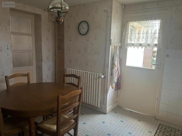 Maison à vendre à Guingamp dans les Côtes-d'Armor (22200), ref : 22064-1079