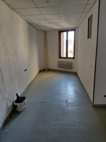 Maison de ville à louer à Cormeilles dans l'Eure (27260), ref :   
Centre ville