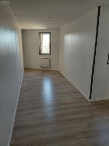 Maison de ville à louer à Cormeilles dans l'Eure (27260), ref :   
Centre ville