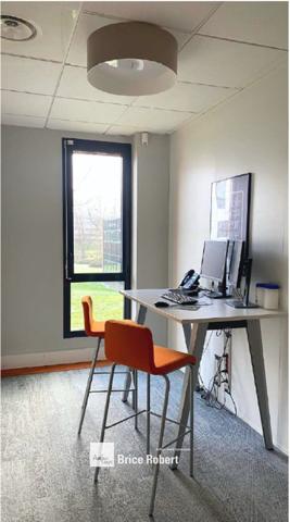 Location bureaux indépendants à Limonest avec espaces verts et balcons