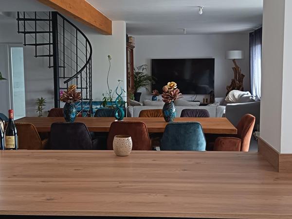 Vente maison en lotissement Chauvigny (86300), 183.00m² avec 6 pièce(s) dont 4 chambre(s). La Bruyere Immobilier