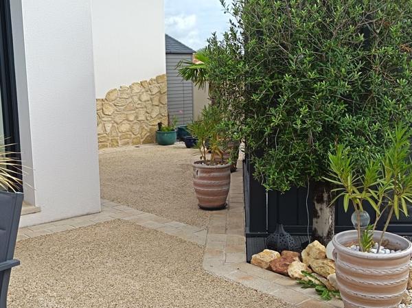 Vente maison en lotissement Chauvigny (86300), 183.00m² avec 6 pièce(s) dont 4 chambre(s). La Bruyere Immobilier