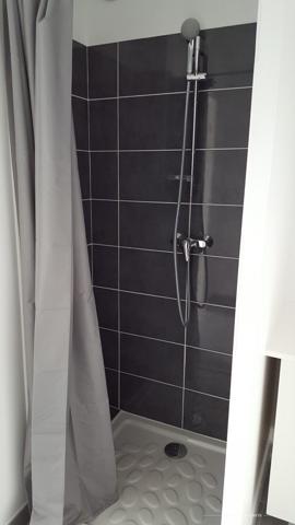 T2  orienté sud étage élevé et grand garage fermé