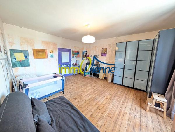 Vente Maison 6 pièces 183 m2 à Lussac-les-Châteaux