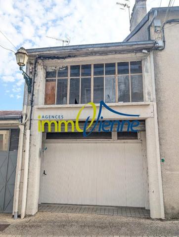 Vente Maison 6 pièces 183 m2 à Lussac-les-Châteaux