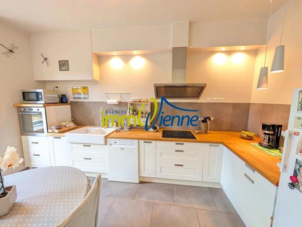 Vente Maison 6 pièces 183 m2 à Lussac-les-Châteaux