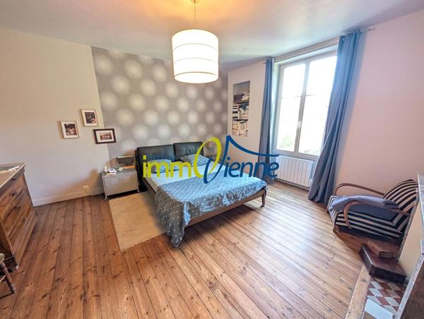 Vente Maison 6 pièces 183 m2 à Lussac-les-Châteaux